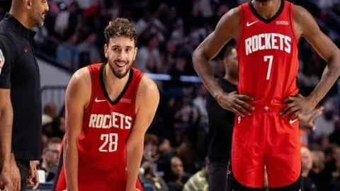 皇马2-1逆转毕尔巴鄂，本泽马3分钟内梅开二度制胜